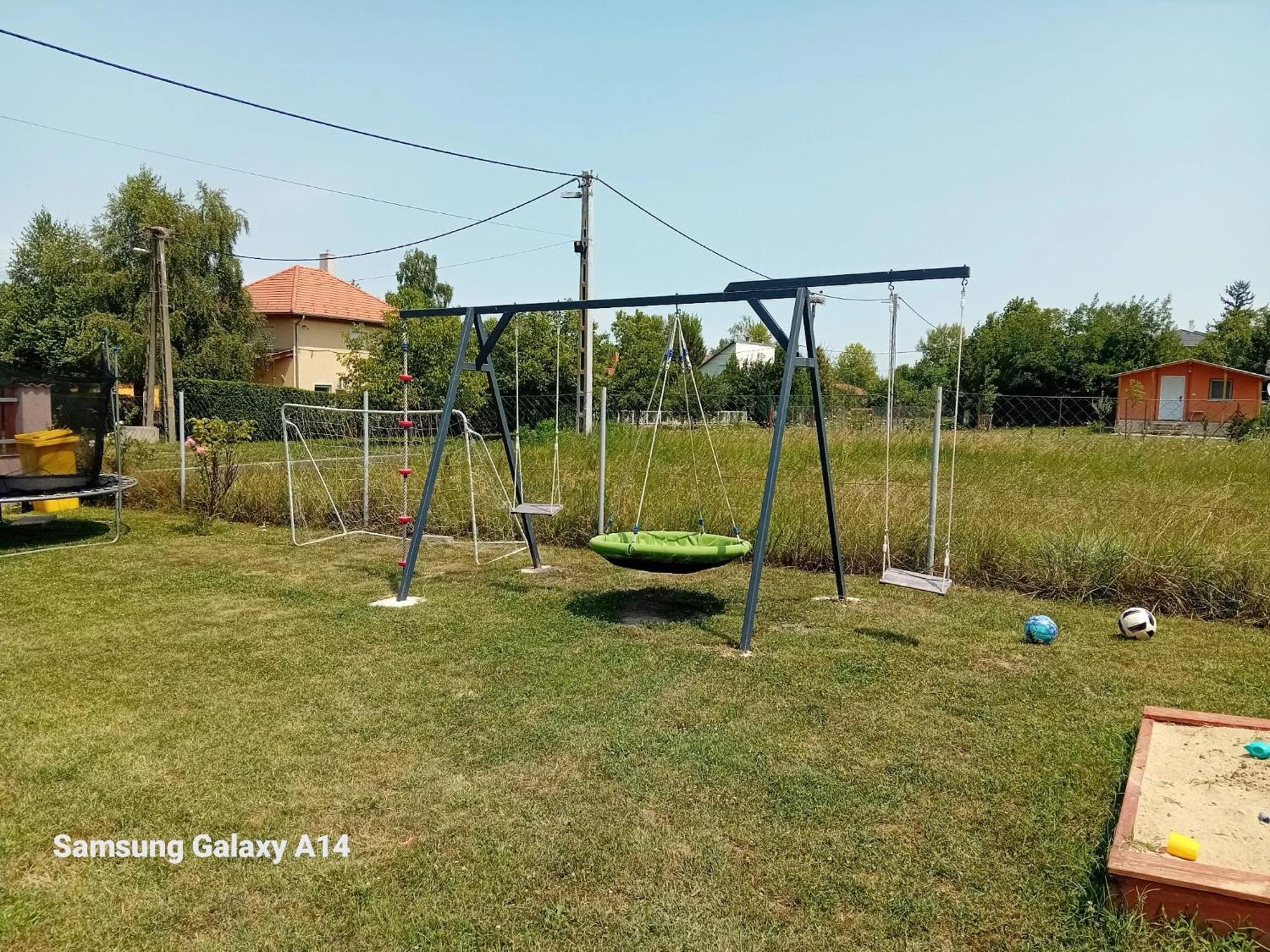 Villa Koetel Utcai Vendeghaz Balatonkeresztúr Exterior foto