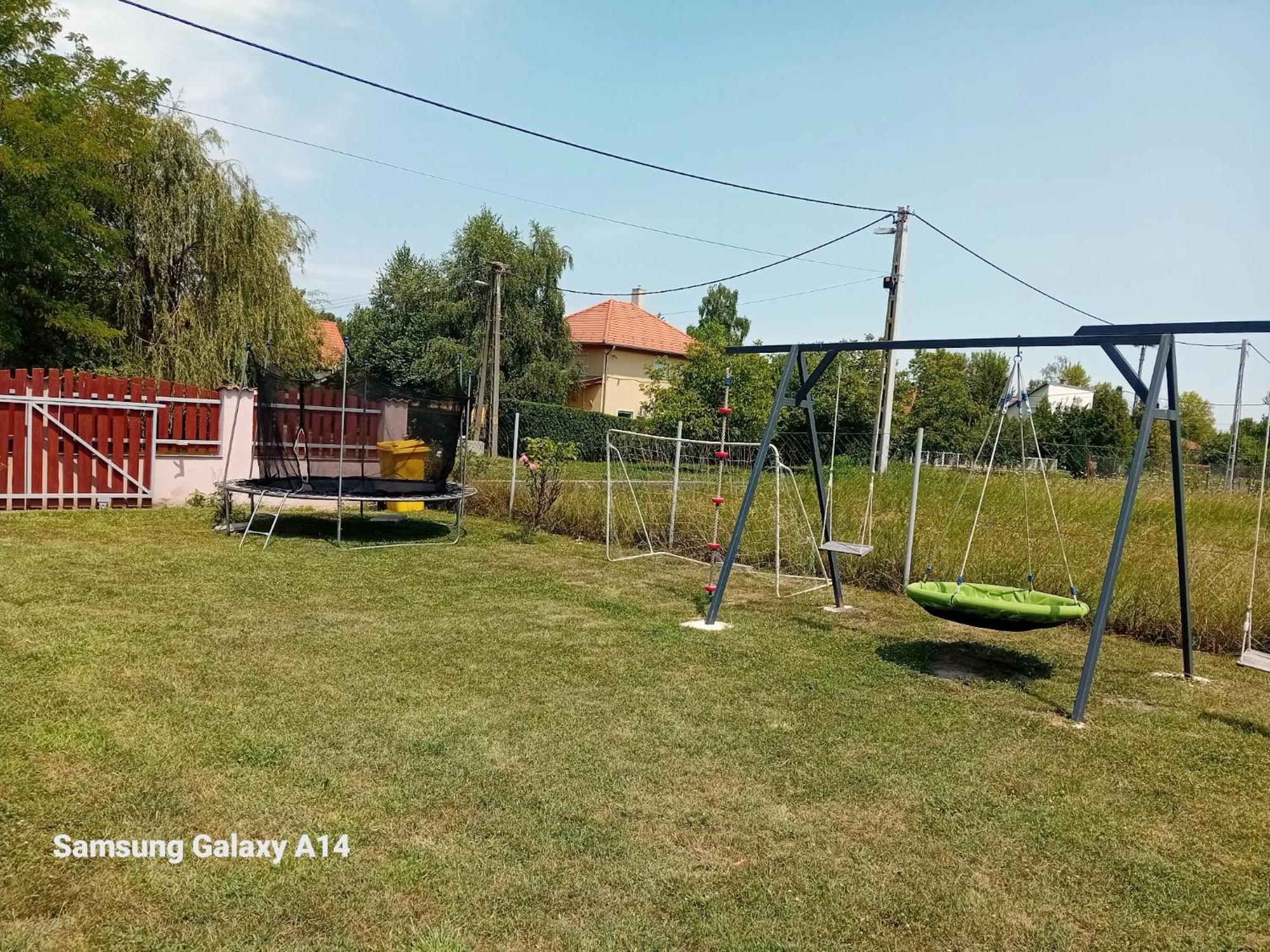 Villa Koetel Utcai Vendeghaz Balatonkeresztúr Exterior foto